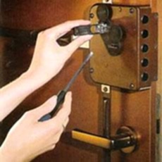 Установка замка | Компания «Отделка и Ремонт» замена замка